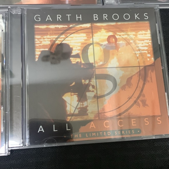GARTH BROOKS THE LIMITED SERIES, 5 CD + 1 DVD,  EUC BOX SET - Picture 10 of 11